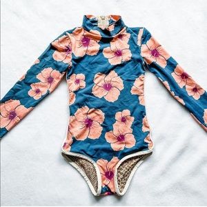 acacia honey ehukai in hibiscus